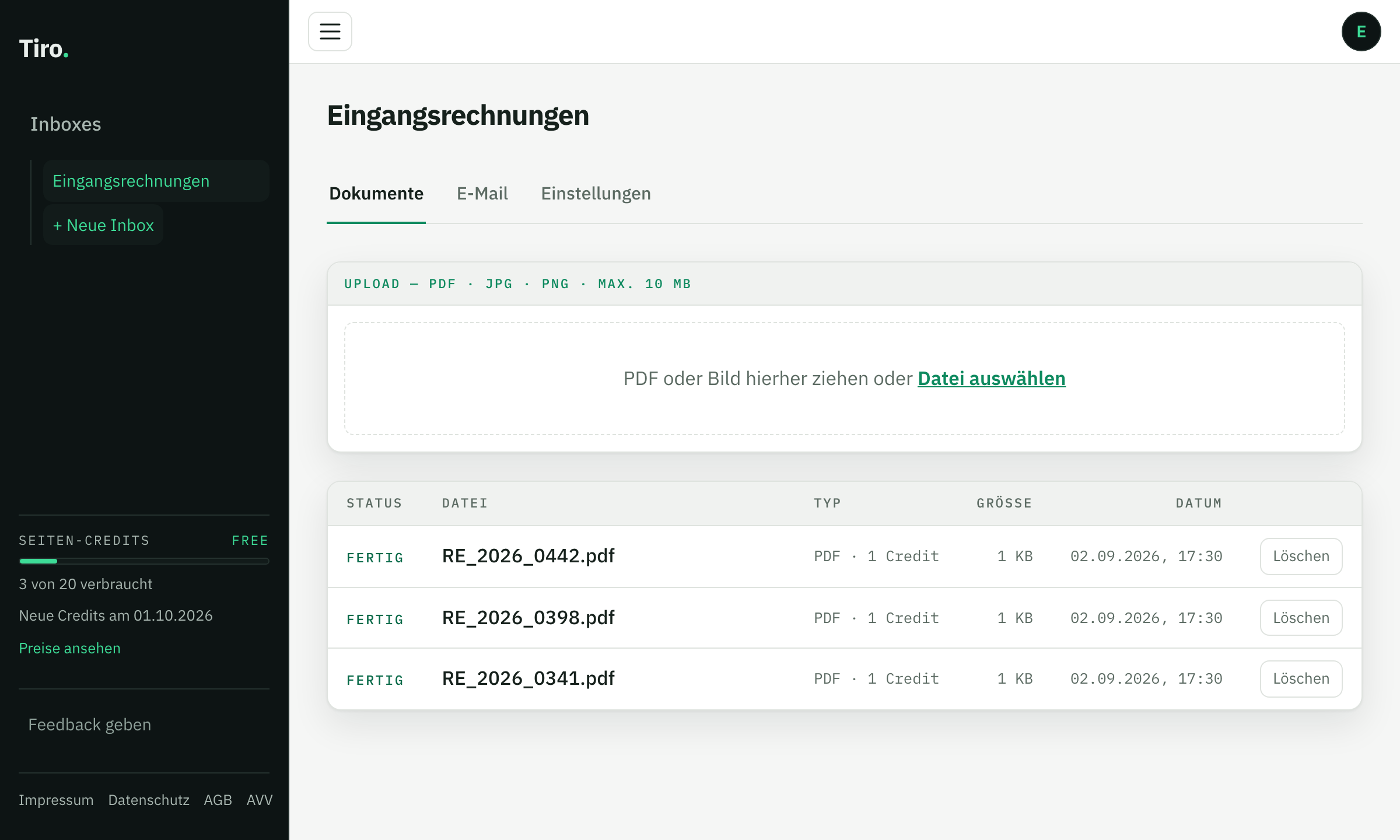 Dokumentenliste einer Inbox mit Upload-Fläche und drei Rechnungen im Status „Fertig“.